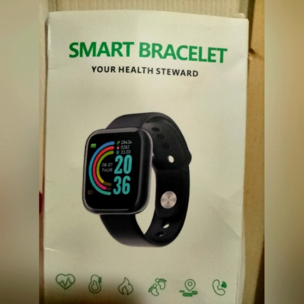 Smart Watch Fitness Tracker with Bluetooth Calling, Music, & Camera functions